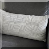 D38. Decorative pillow 
